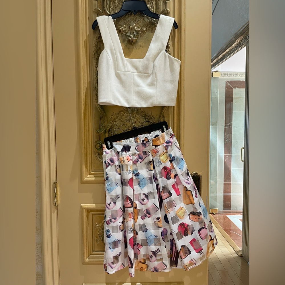 Two piece set - Picture 2 of 4